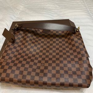 Meet your Posher, Isidra